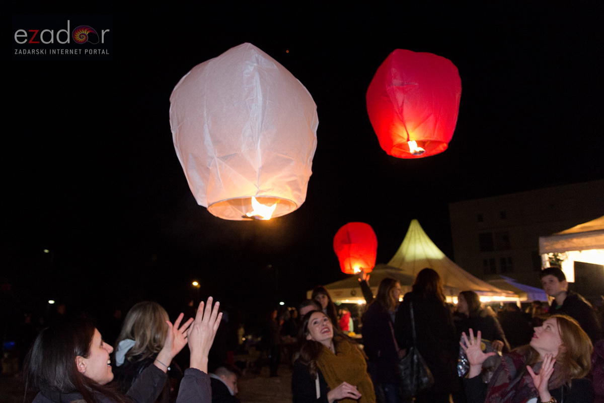Humanitarni svjetlosni spektakl “Zaželi ljubav” na zadarskom Forumu, 18. veljače 2017. Humanitarni svjetlosni spektakl “Zaželi ljubav” na zadarskom Forumu, 18. veljače 2017.