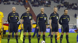 Split, 011210. 
Stadion HNK Hajduka u Poljudu.    
UEFA Europska liga utakmica HNK Hajduk – FC AEK. 
Na slici: suci utakmice.
Foto: Duje Klaric / CROPIX