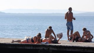 Bablje ljeto na zadarskim plažama 9. listopada 2014, Foto: Filip Brala/PIXSELL Bablje ljeto na zadarskim plažama 9. listopada 2014, Foto: Filip Brala/PIXSELL