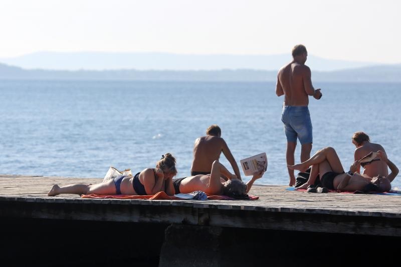 Bablje ljeto na zadarskim plažama 9. listopada 2014, Foto: Filip Brala/PIXSELL Bablje ljeto na zadarskim plažama 9. listopada 2014, Foto: Filip Brala/PIXSELL