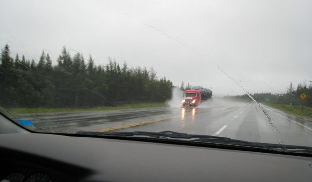 Kiša na cesti (Foto: h3.google.com)