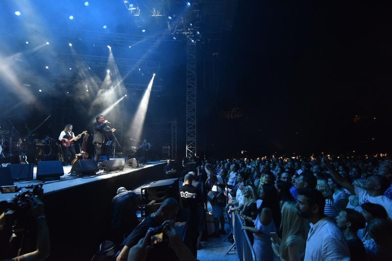 Koncert Olivera Dragojevića i Zlatana Stipišića u pulskoj Areni. Kao gosti nastupili su 2CELLOS. Photo: Duško Marušić/PIXSELL