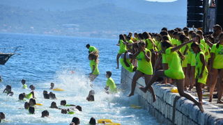 10. dm Millennium Jump na zadarskoj rivi – 3 tisuće skakača poslalo prekrasnu priču u svijet 10. dm Millennium Jump na zadarskoj rivi – 3 tisuće skakača poslalo prekrasnu priču u svijet