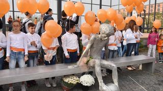 Šibenik: Puštanjem 53 balona obilježen rođendan Dražena Petrovića Šibenik: Puštanjem 53 balona obilježen rođendan Dražena Petrovića