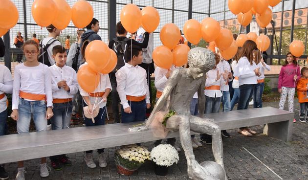 Šibenik: Puštanjem 53 balona obilježen rođendan Dražena Petrovića