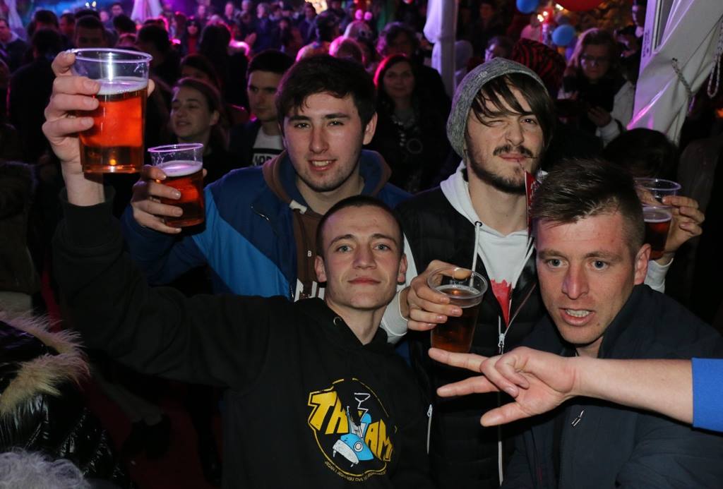 Virske maškare: Maja Šuput zapalila ledenu virsku večer Virske maškare: Maja Šuput zapalila ledenu virsku večer