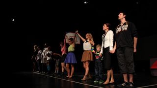 U suradnji HNK Zadar i Kazališne udruge “Igrajmo se” premijerno je izvedena predstava “Sasvim sam popubertetio” u režiji Žane Bumber. foto: Iva Perinčić U suradnji HNK Zadar i Kazališne udruge “Igrajmo se” premijerno je izvedena predstava “Sasvim sam popubertetio” u režiji Žane Bumber. foto: Iva Perinčić