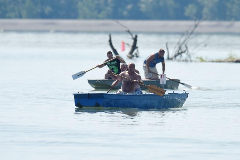 Na Preloskoj Marini odrzana tradicionalna utrka starih ladji, Lov na labudje pero. Photo: Vjeran Zganec Rogulja/PIXSELL Na Preloskoj Marini odrzana tradicionalna utrka starih ladji, Lov na labudje pero. Photo: Vjeran Zganec Rogulja/PIXSELL