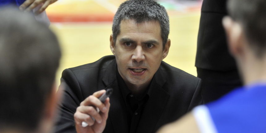 Zagreb, 281012. Dom Sportova.Utakmica ABA lige izmedju Cedevite i Zadra.Na fotografiji: trener KK Zadar Ante Nazor.Foto: Bruno Konjevic / CROPIX Zagreb, 281012. Dom Sportova.Utakmica ABA lige izmedju Cedevite i Zadra.Na fotografiji: trener KK Zadar Ante Nazor.Foto: Bruno Konjevic / CROPIX