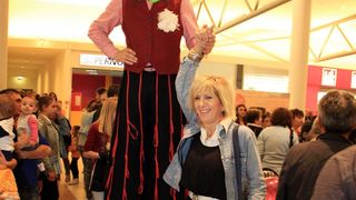 Image 685795 (auto) Image 685795 (auto)