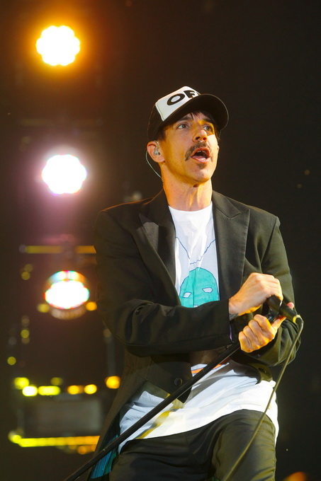 Zagreb, 290812.
Hipodrom.
Americka rock skupina Red Hot Chili Peppers u sklopu svjetske turneje kojom promovira deseti studijski album “I’m with You” iz 2011. nastupila je po prvi put pred zagrebackom publikom.
Foto: Goran Mehkek / CROPIX