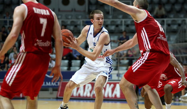 Zadar, 120512.Dvorana Kresimir Cosic u Zadru. Kosarkaska utakmica posljednjeg, 14. kola A1 kosarkaske lige izmedju klubova KK Zadar i KK Jolly JBS. Na fotografiji: Delas Ante, igrac Zadra.Foto: Andrija Lucic / CROPIX