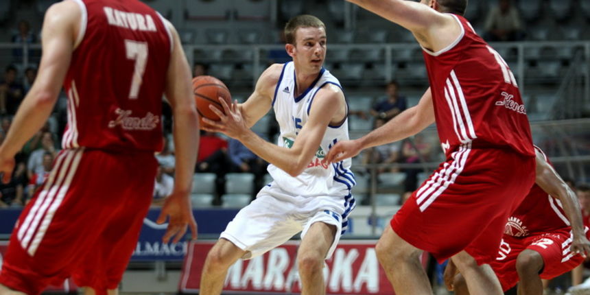 Zadar, 120512.Dvorana Kresimir Cosic u Zadru. Kosarkaska utakmica posljednjeg, 14. kola A1 kosarkaske lige izmedju klubova KK Zadar i KK Jolly JBS. Na fotografiji: Delas Ante, igrac Zadra.Foto: Andrija Lucic / CROPIX