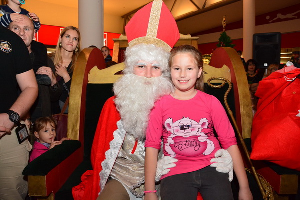 Supernova Zadar: Sveti Nikola i kamion Djeda mraza, Foto: Iva Perinčić Supernova Zadar: Sveti Nikola i kamion Djeda mraza, Foto: Iva Perinčić