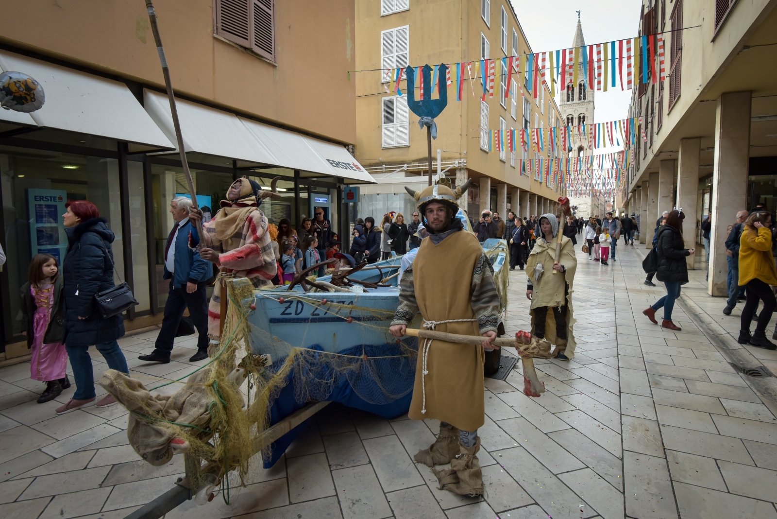 Zadarski Karneval 2020.: Povorka maskiranih skupina