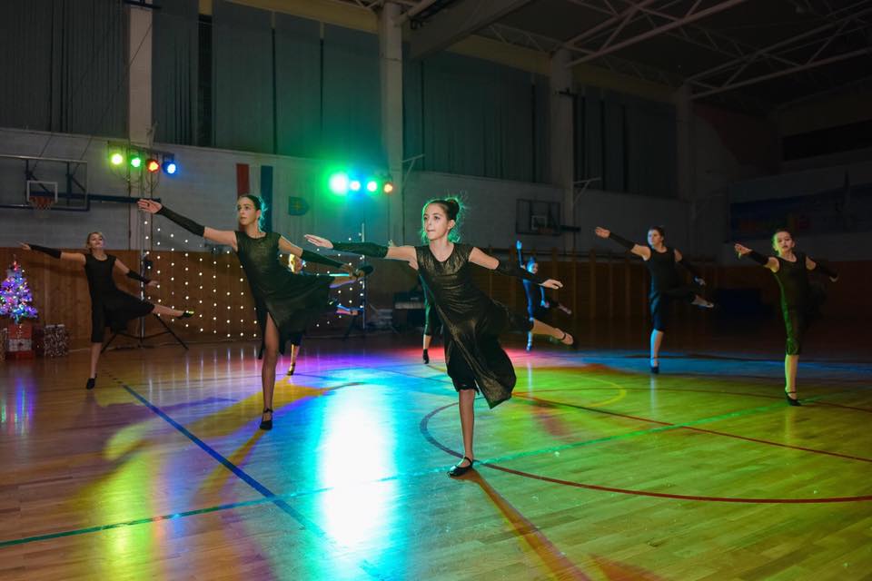 Plesna Božićna čarolija na otoku Pagu