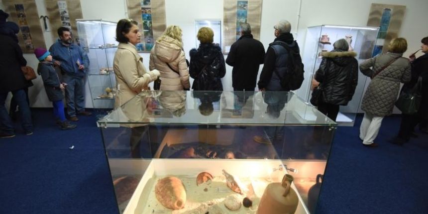 U Noci muzeja prvi put javnosti se predstavio stalni postav Medjunarodnog centra za podvodnu arheologiju u Zadru. Photo: Dino Stanin/PIXSEL U Noci muzeja prvi put javnosti se predstavio stalni postav Medjunarodnog centra za podvodnu arheologiju u Zadru. Photo: Dino Stanin/PIXSEL