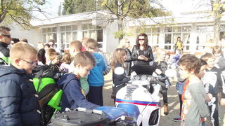 “Beštije” posjetile OŠ Šimuna Kožičića Benje “Beštije” posjetile OŠ Šimuna Kožičića Benje