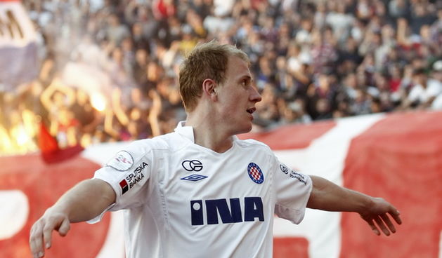 Split, 070410.
Stadion Poljud.
Uzvratna polufinalna nogometna utakmica Hrvatskog kupa izmedju Hajduka i Dinama.
Na fotografiji: Senijad Ibricic slavi postignuti pogodak.
Foto: Duje Klaric / CROPIX