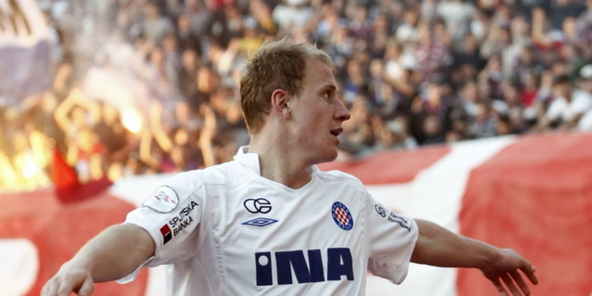 Split, 070410.
Stadion Poljud.
Uzvratna polufinalna nogometna utakmica Hrvatskog kupa izmedju Hajduka i Dinama.
Na fotografiji: Senijad Ibricic slavi postignuti pogodak.
Foto: Duje Klaric / CROPIX Split, 070410.
Stadion Poljud.
Uzvratna polufinalna nogometna utakmica Hrvatskog kupa izmedju Hajduka i Dinama.
Na fotografiji: Senijad Ibricic slavi postignuti pogodak.
Foto: Duje Klaric / CROPIX