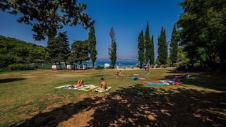 Uvala Lovrečina: Egzotična pješčana oaza na Braču u kojoj su uživali i stari Rimljani Uvala Lovrečina: Egzotična pješčana oaza na Braču u kojoj su uživali i stari Rimljani