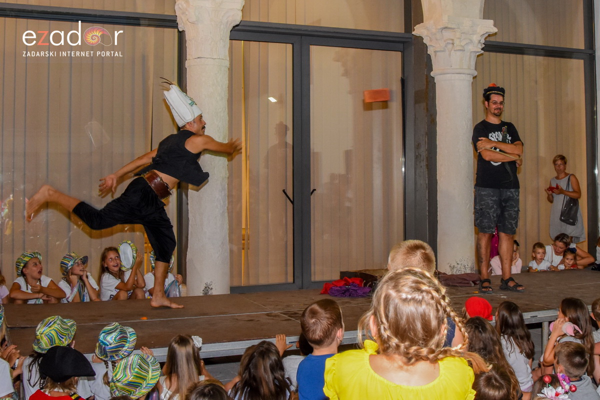 Dječjim karnevalskim danom započeo 59. Paški ljetni karneval