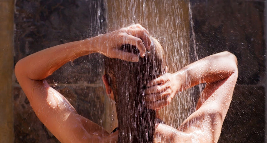 Tuširanje u mlakoj vodi