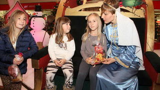 Sv. Luce razveselila mališane u Supernova centru, Foto: Iva Perinčić Sv. Luce razveselila mališane u Supernova centru, Foto: Iva Perinčić