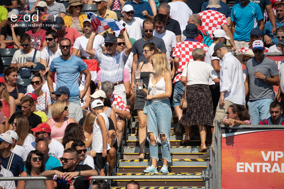 Davis Cup: Vruća navijačka atmosfera u meču Ćilića i Querreya