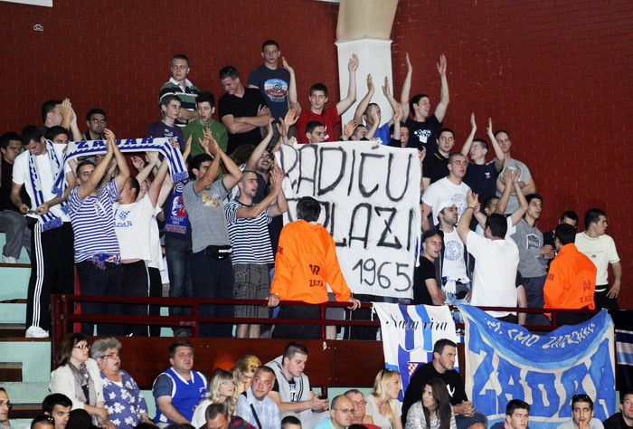 Zagreb, 080512.
Dvorana OS u Trnskom.
Kosarkaska A1 liga za prvaka, 13. kolo.
KK Zagreb – KK Zadar.
Na fotografiji: navijaci KK Zadar.
Foto: Damir Krajac / CROPIX Zagreb, 080512.
Dvorana OS u Trnskom.
Kosarkaska A1 liga za prvaka, 13. kolo.
KK Zagreb – KK Zadar.
Na fotografiji: navijaci KK Zadar.
Foto: Damir Krajac / CROPIX