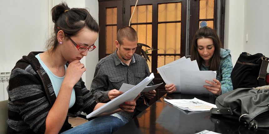 Studenti traže posao Studenti traže posao