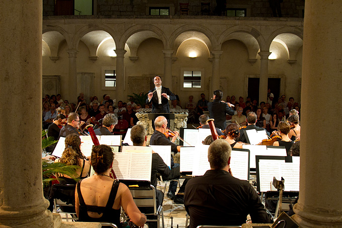 Orchestra Mitteleuropea u klaustru crkve Sv. Frane, Foto: Leo Banić