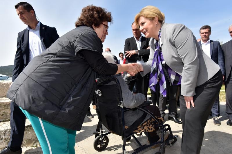 Predsjednica Grabar Kitarović posjetila otok Ist. Foto: Dino Stanin/PIXSELL