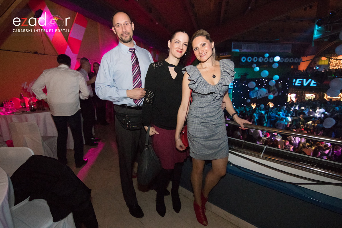 Ludnica u Saturnusu: Najbolji doček u svemiru i šire Ludnica u Saturnusu: Najbolji doček u svemiru i šire