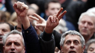 Zagreb, 161112.
Trg bana Jelacica.
Nakon oslobadjajuce presude i provedenih 7 i 5 godina u Haaskom pritvoru za hrvatske generale Antu Gotovinu i Mladena Markaca na zagrebackom glavnom trgu organiziran je velicanstven docek . Oko 16 sati skupilo se desetak