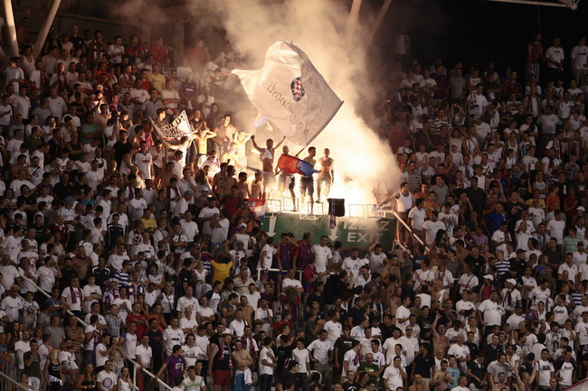 Split 050810. Stadion NK Hajduka u Poljudu Predkolo Evropskog kupa : NK Hajduk – Dinamo Bukurest Na fotografiji : Torcida. Foto: Vladimir Dugandzic / CROPIX Split 050810. Stadion NK Hajduka u Poljudu Predkolo Evropskog kupa : NK Hajduk – Dinamo Bukurest Na fotografiji : Torcida. Foto: Vladimir Dugandzic / CROPIX