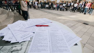 Prosvjedni skup roditelja protiv politike obaveznog cijepljenja Prosvjedni skup roditelja protiv politike obaveznog cijepljenja