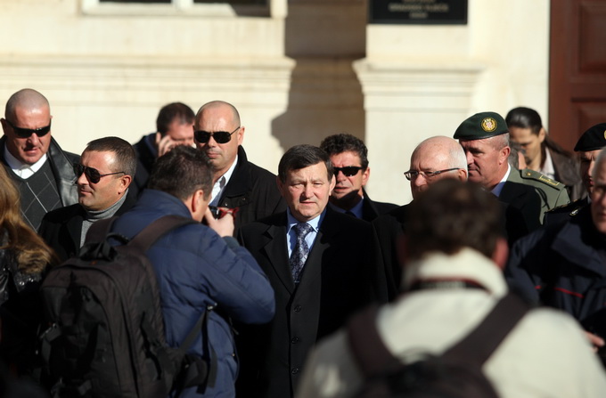 Zadar, 111212. 
Nakon zahvale generalu Anti Gotovini, Zadrani su danas odali priznanje i ratnom zapovjedniku postrojbi specijalne policije Mladenu Markacu. General Markac prosetao je zadarskim Poluotokom te posjetio gradonacelnika Zvonimira Vrancica u nje