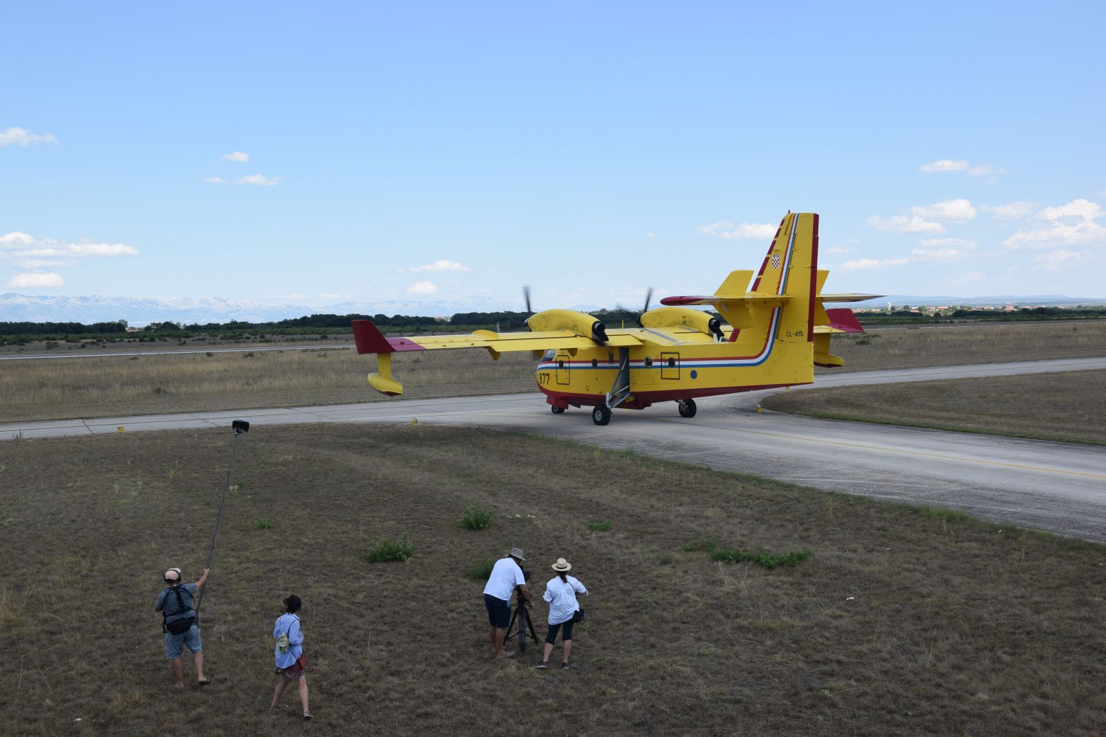 Piloti Protupožarne eskadrile sudjelovali u austrijskom dokumentarcu “Bura” Piloti Protupožarne eskadrile sudjelovali u austrijskom dokumentarcu “Bura”