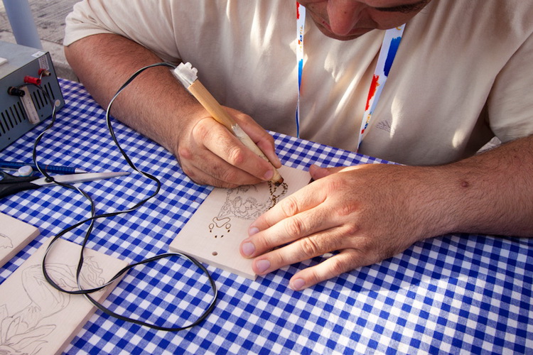 Biograd: 6. Dugi svehrvatski eno-eko-gastro-etno stol, Foto: Franjo Jurić Biograd: 6. Dugi svehrvatski eno-eko-gastro-etno stol, Foto: Franjo Jurić