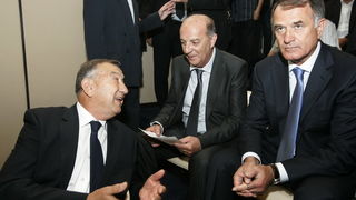 Split, 270611.
Danas je u kino sali na poljudskom stadionu odrzana komemoracija za preminulog Tomislava Ivica nogometnog trenera.
Stanko Poklepovic, Jurica Jerkovic, Dusan Bajevic
Foto: Jakov Prkic / Cropix Split, 270611.
Danas je u kino sali na poljudskom stadionu odrzana komemoracija za preminulog Tomislava Ivica nogometnog trenera.
Stanko Poklepovic, Jurica Jerkovic, Dusan Bajevic
Foto: Jakov Prkic / Cropix