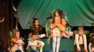 Kazališna udruga “Igrajmo se” u HNK Zadar premijerno je izvela predstavu Petar Pan