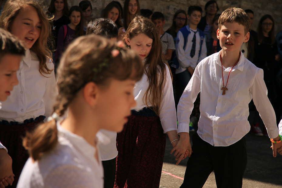 OŠ Zadarski otoci: “Igrajmo se igrajmo-igre dida moga”