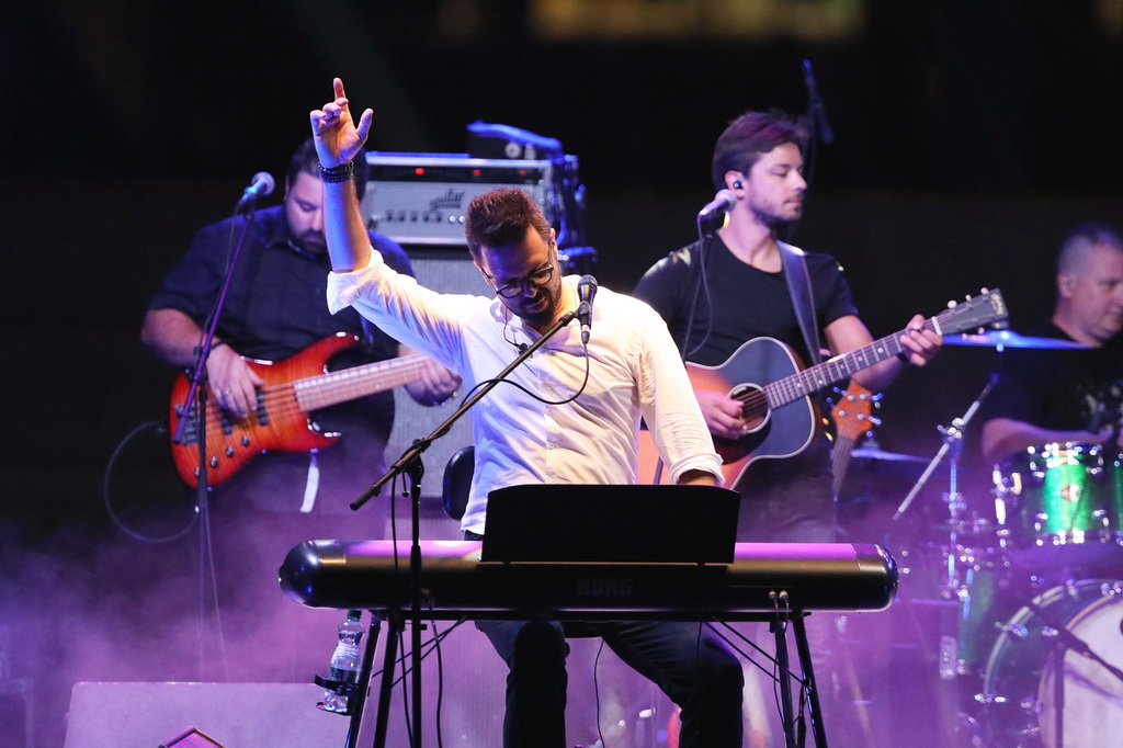 Fenomenalni Petar Grašo raspjevao i rasplesao Biograd Fenomenalni Petar Grašo raspjevao i rasplesao Biograd