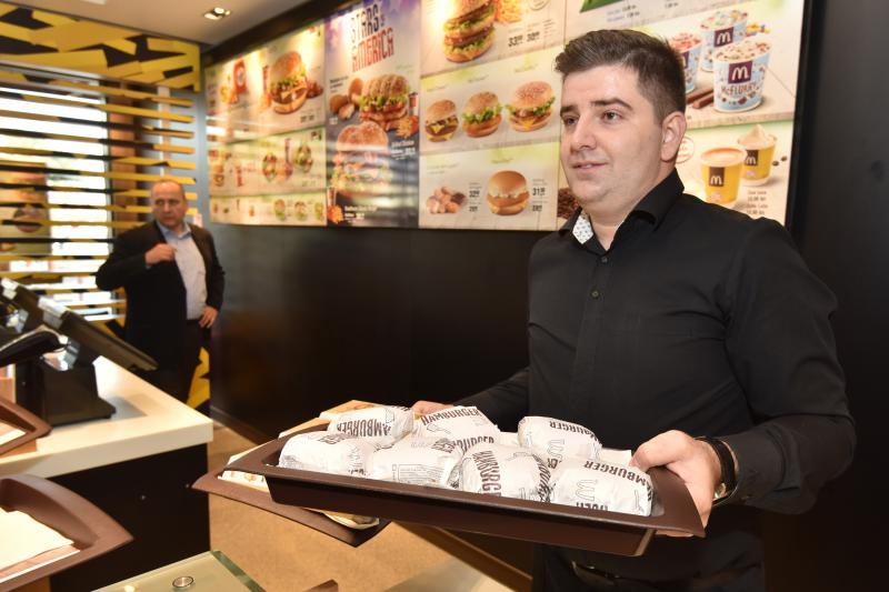 U zgradi nekadasnjeg zeljznickog kolodvora jutros je otvoren prvi Mc Donalds u Zadru Photo: Dino Stanin/PIXSELL