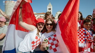 Navijačko ludilo u Zadru za vrijeme i nakon finala Svjetskog prvenstva Navijačko ludilo u Zadru za vrijeme i nakon finala Svjetskog prvenstva