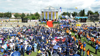 Zadar je domacin Susreta katolicke mladezi 2010. Susret ce trajati dva dana a u njemu ce sudjelovati preko 30.000 mladih iz Hrvatske i svijeta. Na fotografiji: pozornica na Visnjiku. Foto: Andrija Lucic / CROPIX