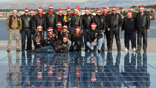 Zadar, 131211
Udruga motorista “Bestije” za Svetu Lucu daruje vrtic Latica, za djecu s teskocama u razvoju. Prije odlaska u vrtic, motoristi su se provozali po gradu noseci kapice  djeda Mraza.
Foto: Luka Gerlanc / CROPIX