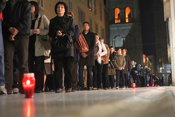Procesija Velikog petka, 6. travnja 2012. (foto:Saša Čuka) Procesija Velikog petka, 6. travnja 2012. (foto:Saša Čuka)
