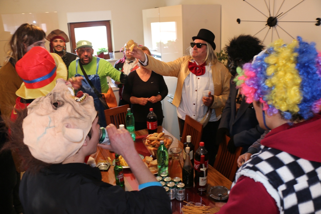 Virske maškare: Nedjelja u znaku zvijezdice Meri, Tota i Tempo Banda